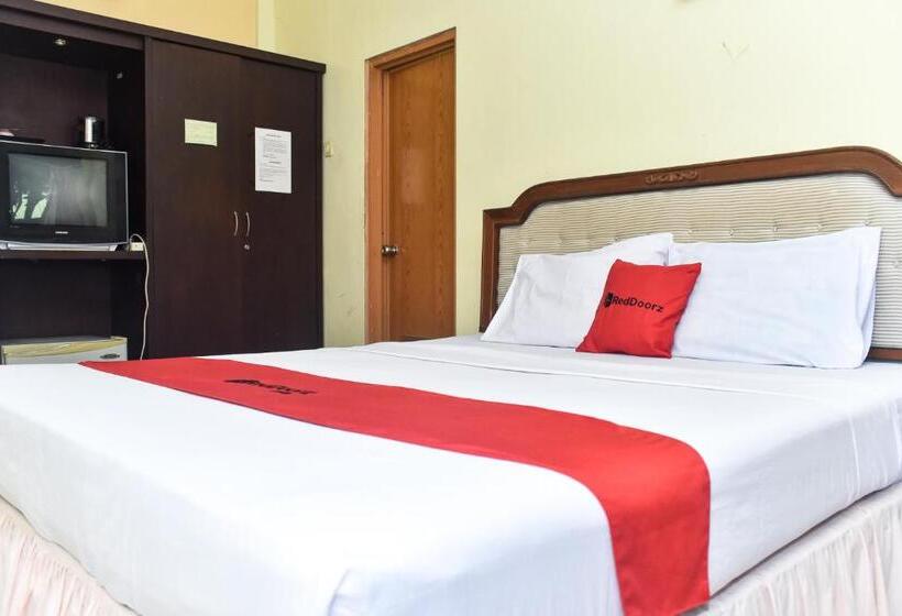 بنسيون Reddoorz Plus @ Tirta Kencana