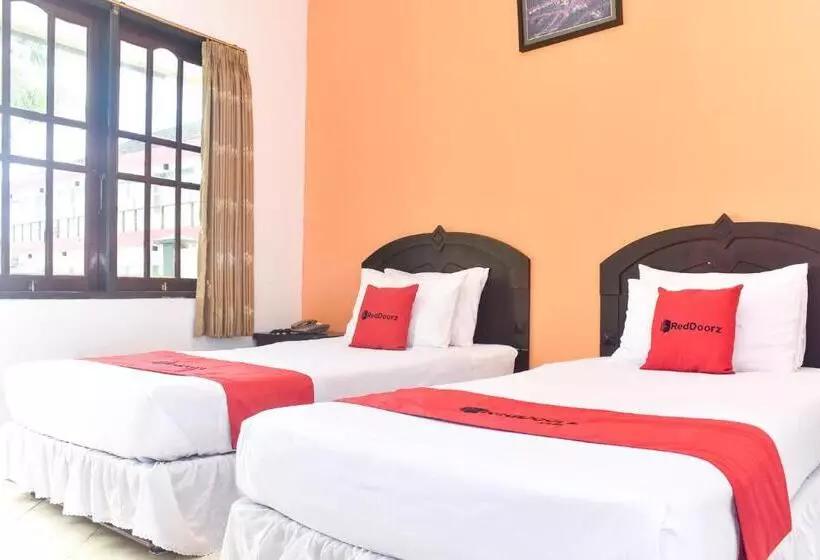 Majatalo Reddoorz Plus @ Tirta Kencana