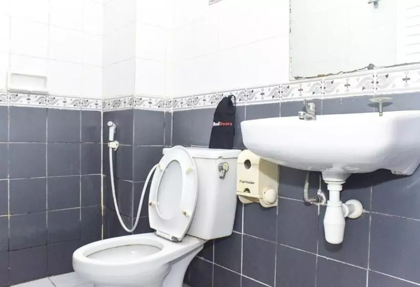 Majatalo Reddoorz Plus @ Tirta Kencana