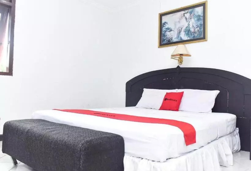 Majatalo Reddoorz Plus @ Tirta Kencana