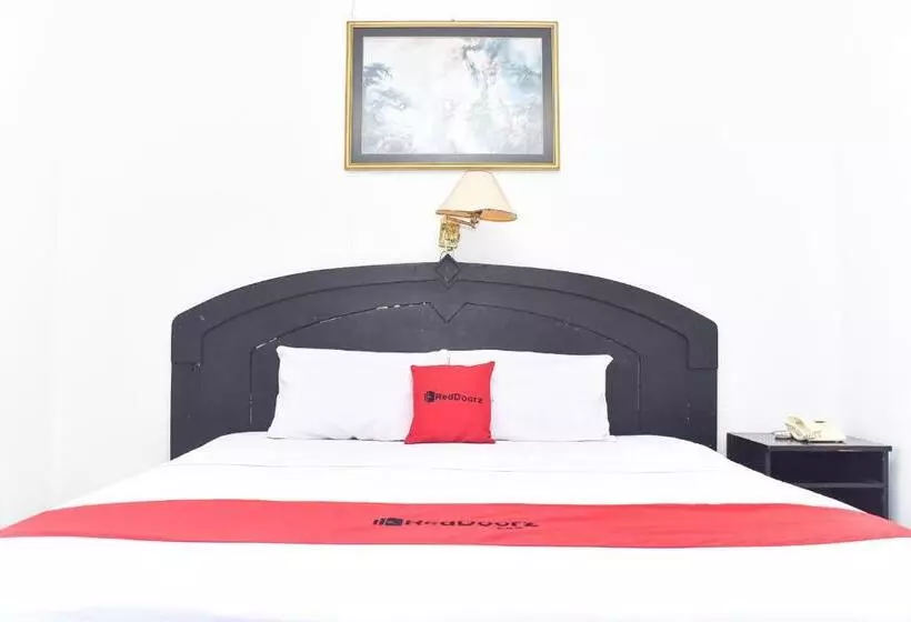 Majatalo Reddoorz Plus @ Tirta Kencana