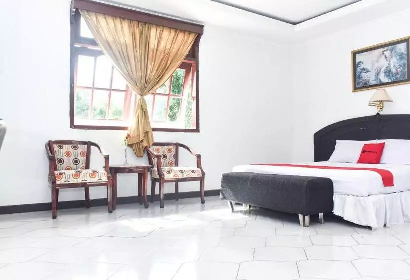 Majatalo Reddoorz Plus @ Tirta Kencana