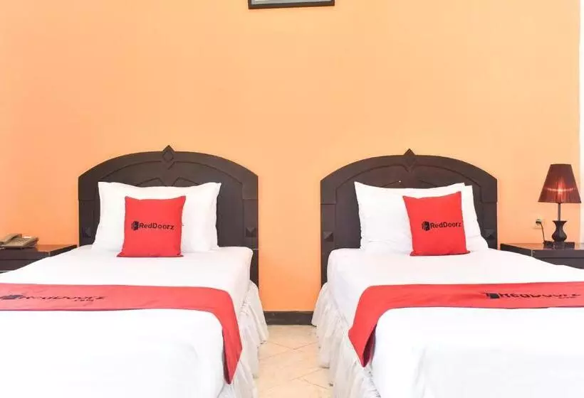 Majatalo Reddoorz Plus @ Tirta Kencana