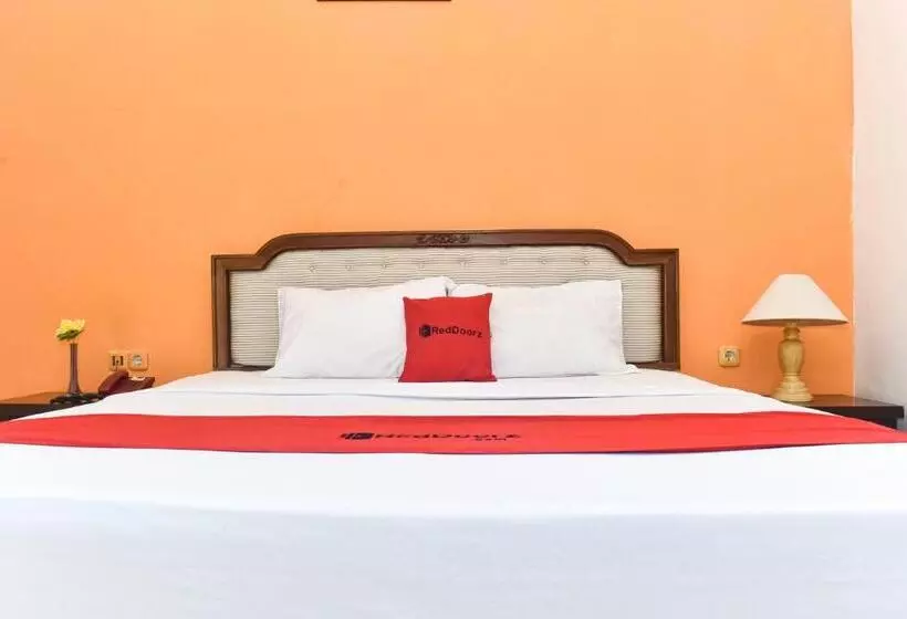 Majatalo Reddoorz Plus @ Tirta Kencana