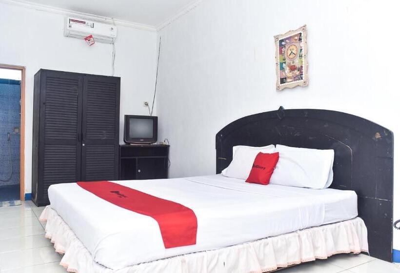 بنسيون Reddoorz Plus @ Tirta Kencana