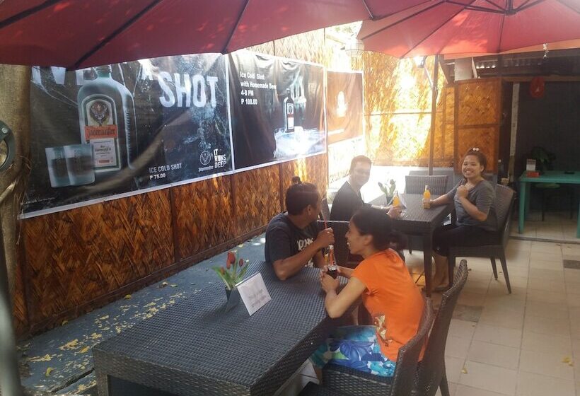 تختخواب و صبحانه Jaeger Biergarten Manila