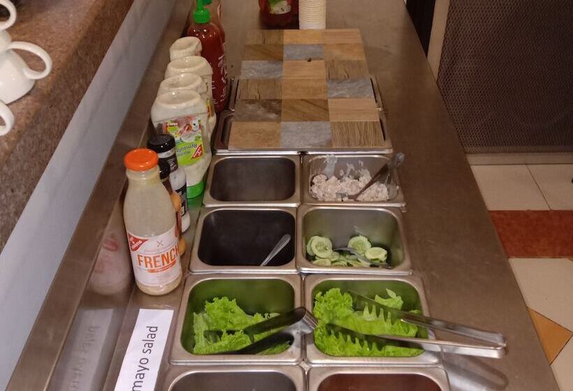 تختخواب و صبحانه Jaeger Biergarten Manila