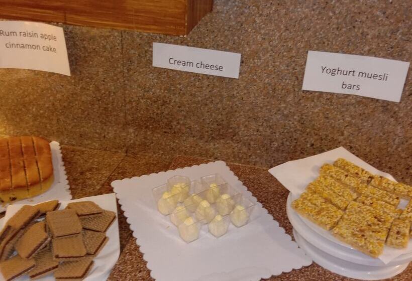 تختخواب و صبحانه Jaeger Biergarten Manila