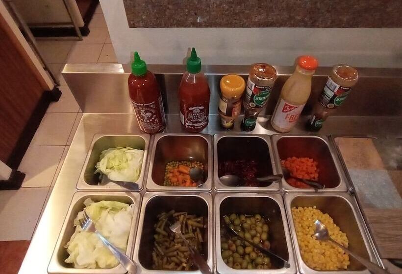 تختخواب و صبحانه Jaeger Biergarten Manila