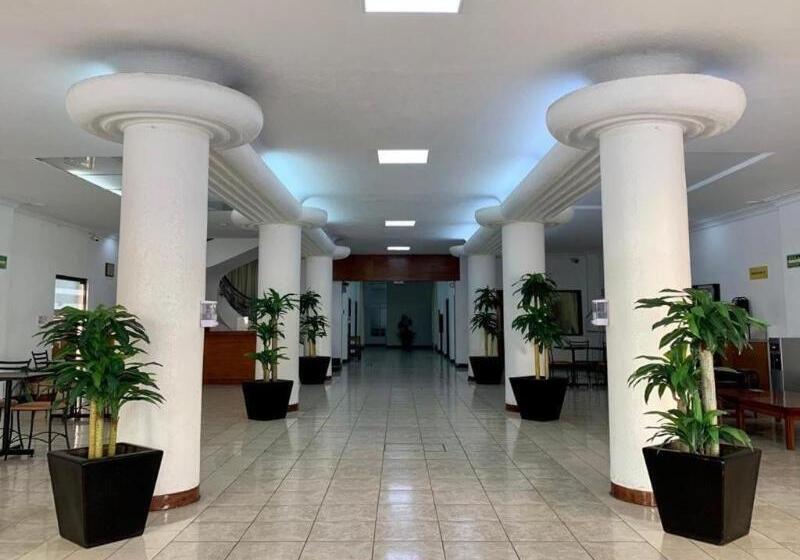 هتل Capri De Leon Mexico