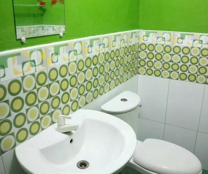 Hotelli Dubay Panglao Beachfront Resort