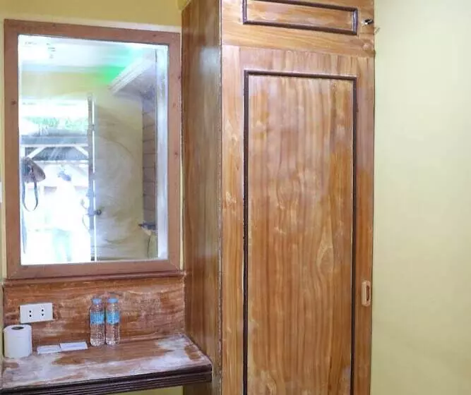 Hotelli Dubay Panglao Beachfront Resort