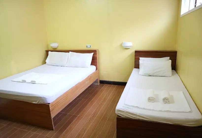 Hotelli Dubay Panglao Beachfront Resort