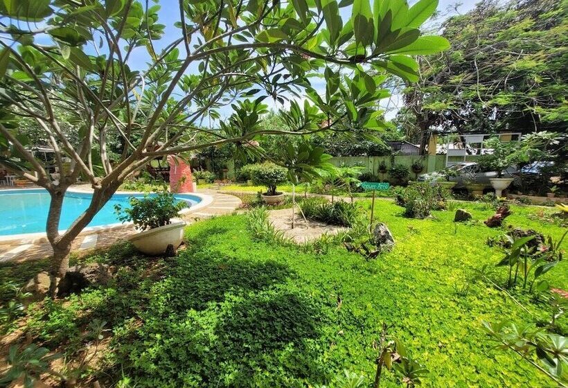 Hotelli Ls Garden Villa