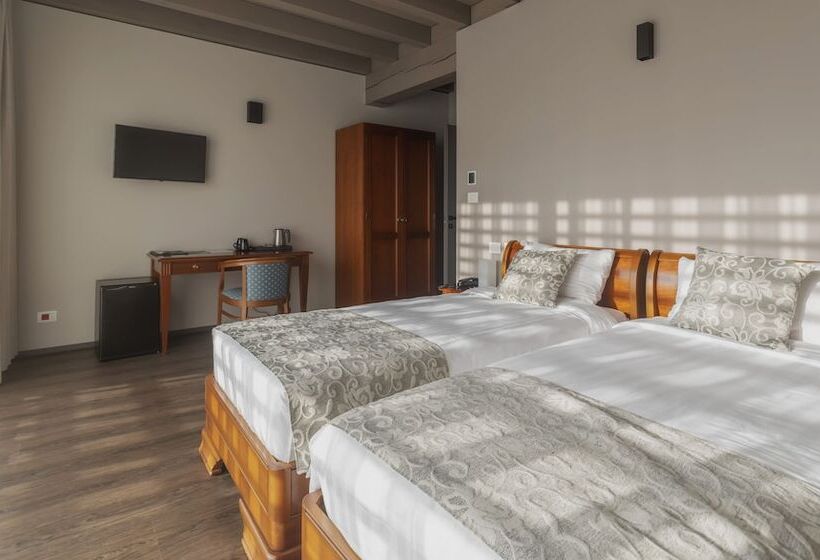 هتل روستایی Agriturismo La Razza