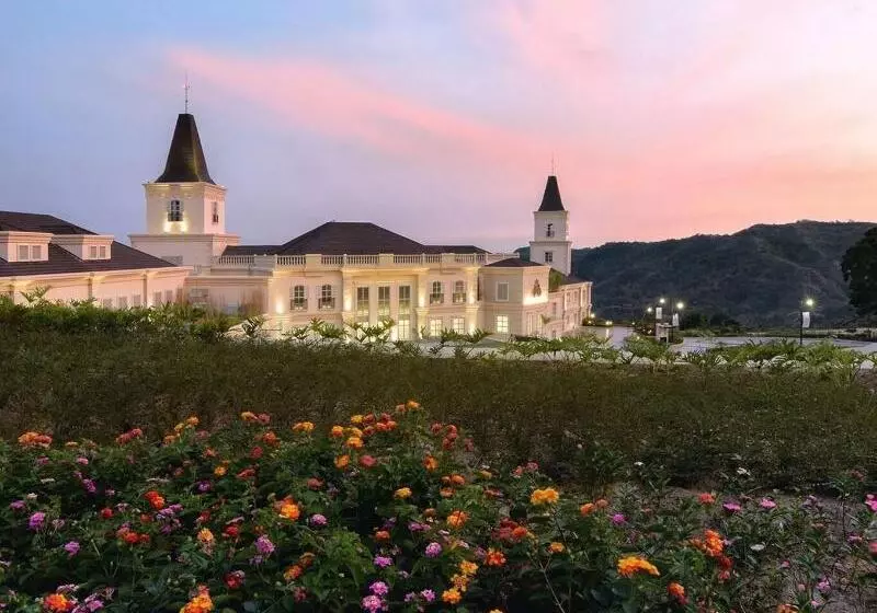 ホテル Twin Lakes