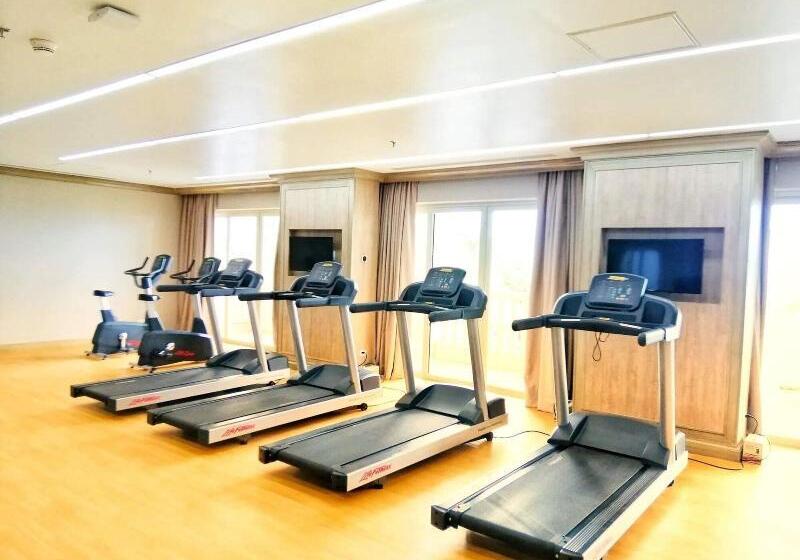 Отель Twin Lakes