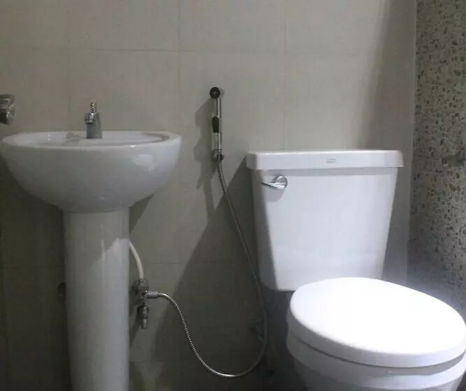 Halina Drive Inn Hotel   Pasay