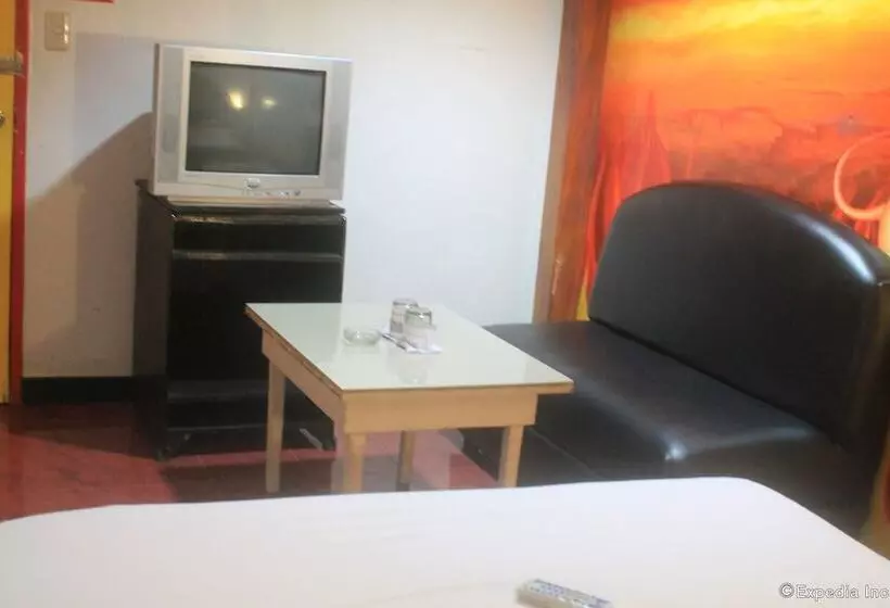 Halina Drive Inn Hotel   Pasay