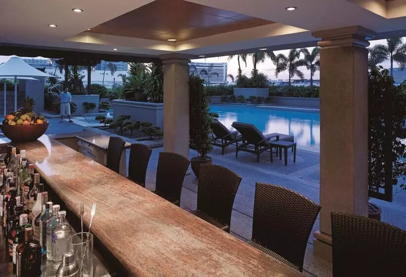 Отель Makati Shangri La, Manila