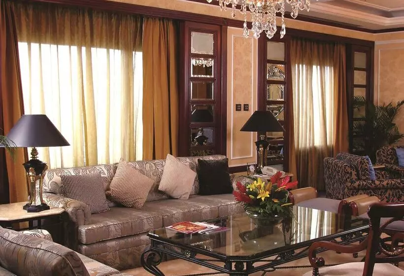 Отель Makati Shangri La, Manila