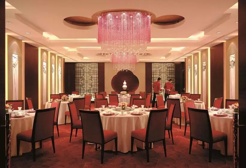 Отель Makati Shangri La, Manila