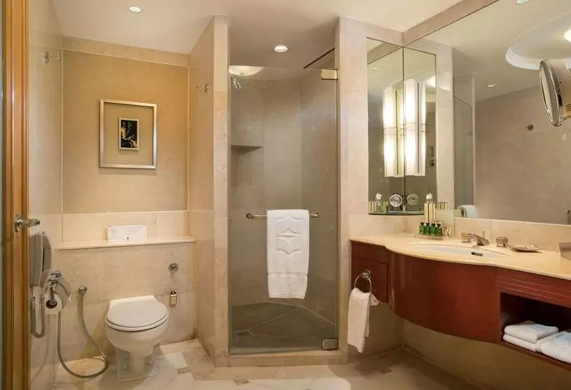 Отель Makati Shangri La, Manila