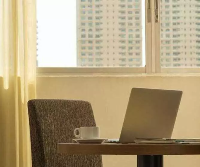 酒店 Tower House Suites