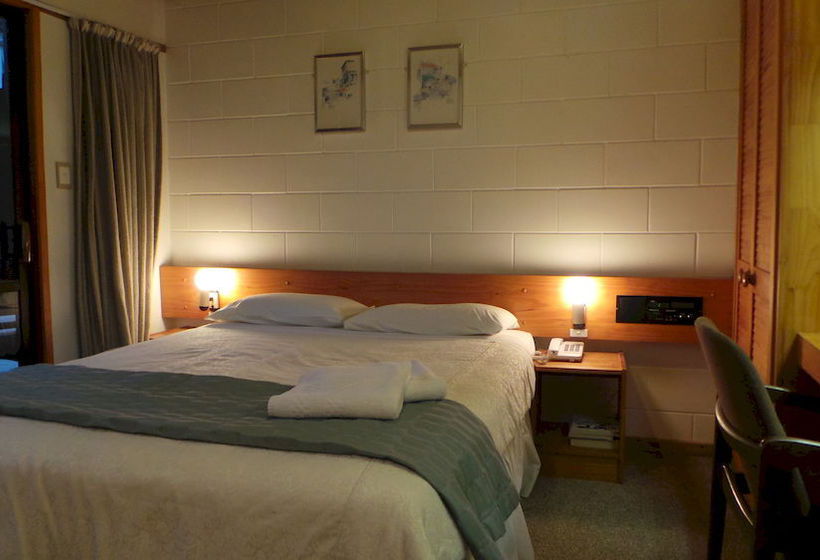 Papakura Motor Lodge & Motel