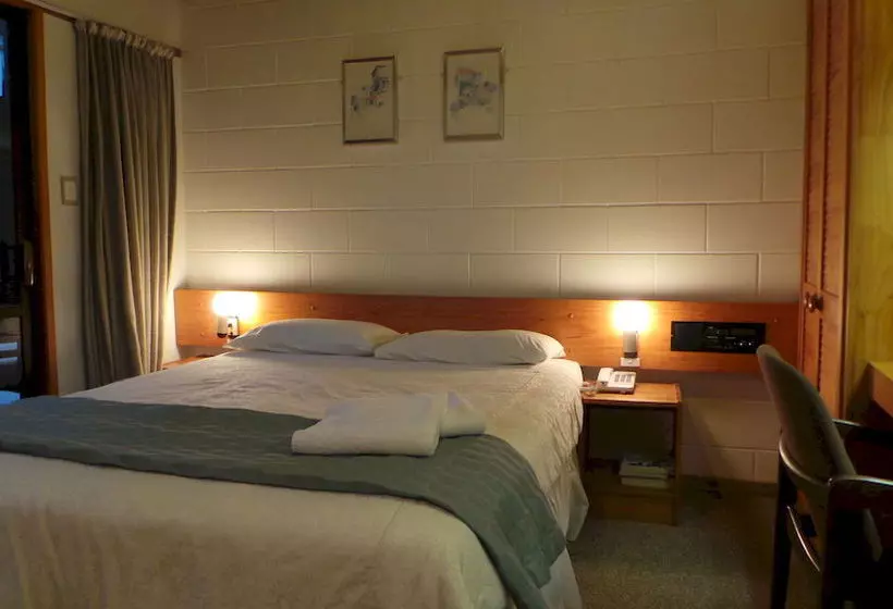 Papakura Motor Lodge & Motel