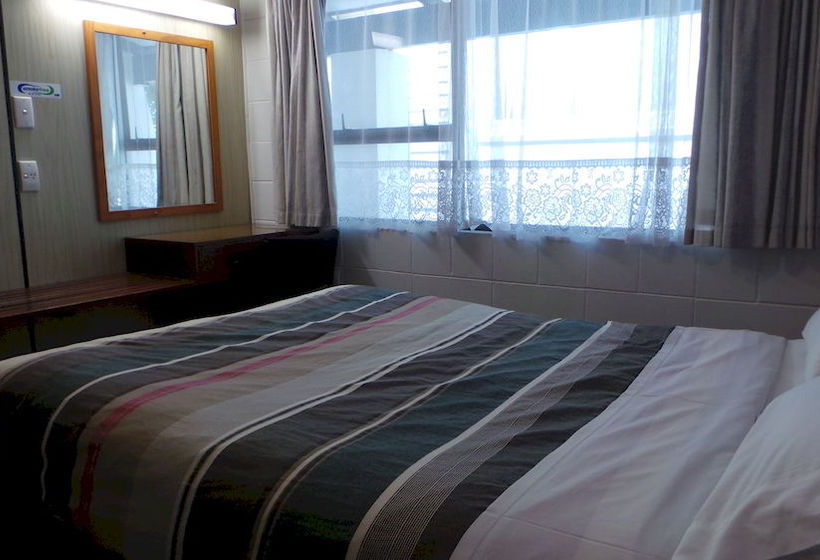 Papakura Motor Lodge & Motel