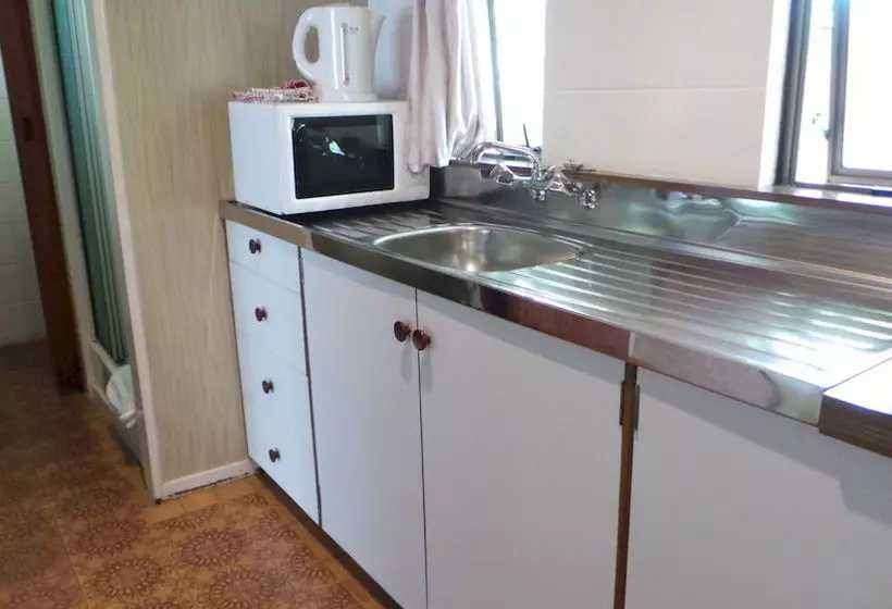 Papakura Motor Lodge & Motel