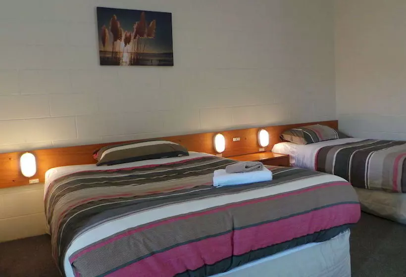 Papakura Motor Lodge & Motel