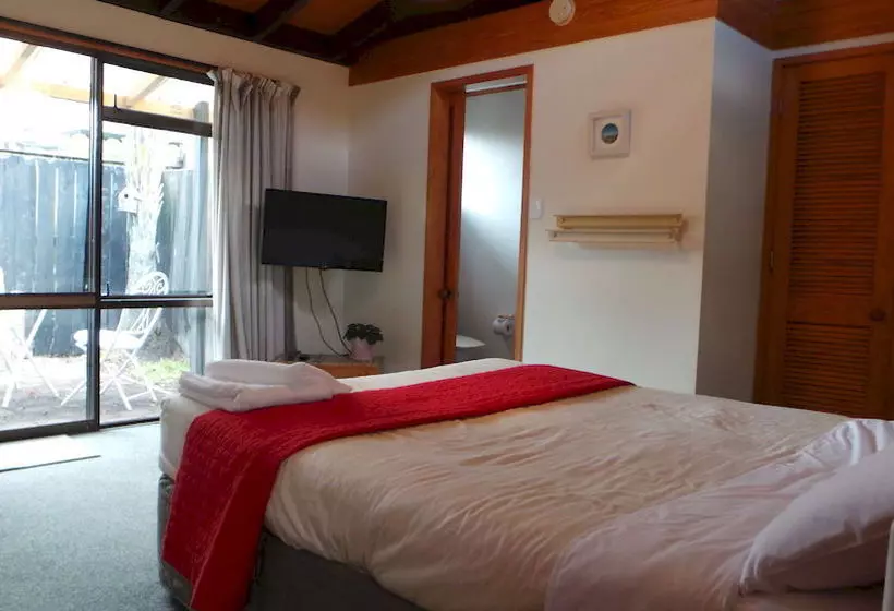 Papakura Motor Lodge & Motel