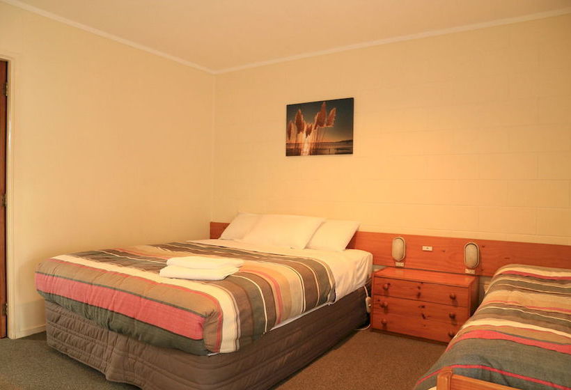 Papakura Motor Lodge & Motel