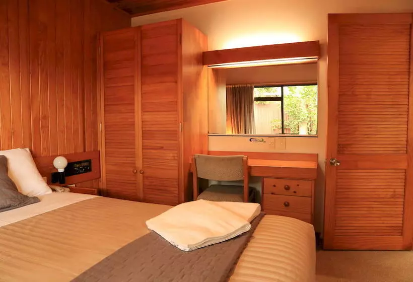 Papakura Motor Lodge & Motel