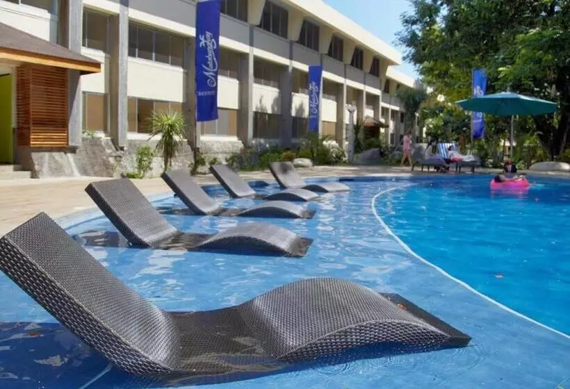 Resort Matabungkay Beach