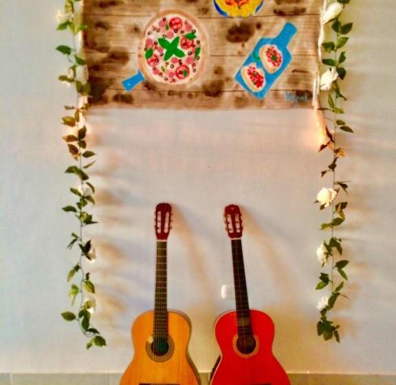 تختخواب و صبحانه Casa Mediterranea