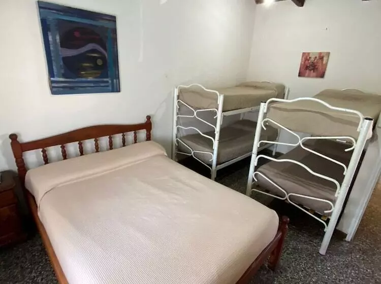 تختخواب و صبحانه Hostal La Pachamama