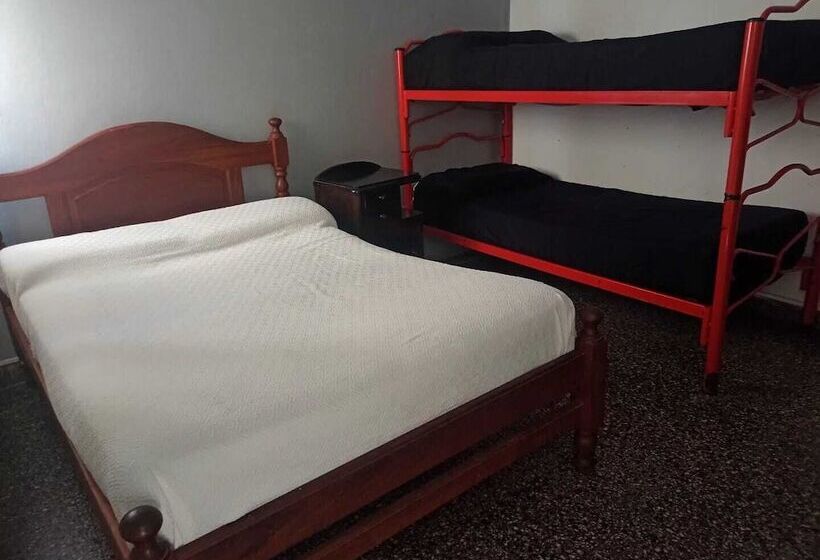 تختخواب و صبحانه Hostal La Pachamama