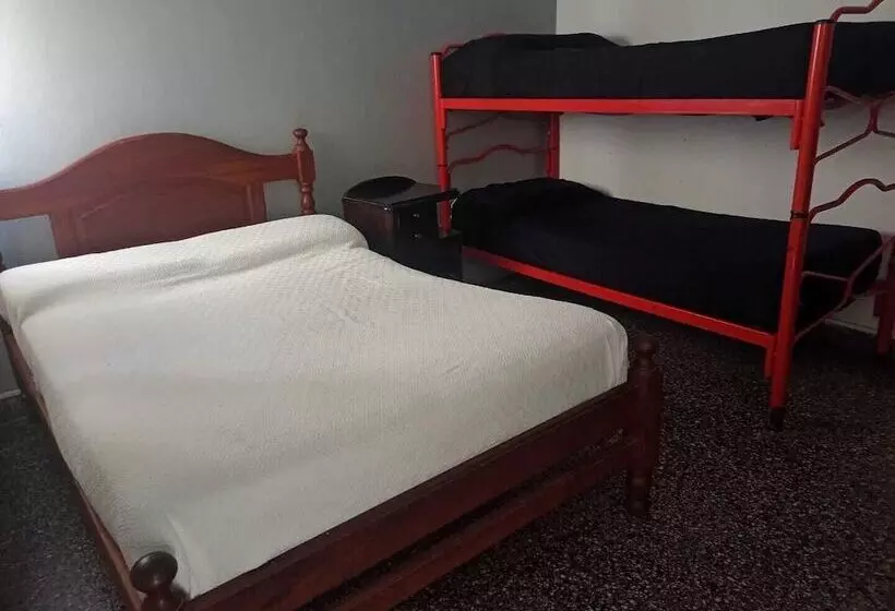 تختخواب و صبحانه Hostal La Pachamama