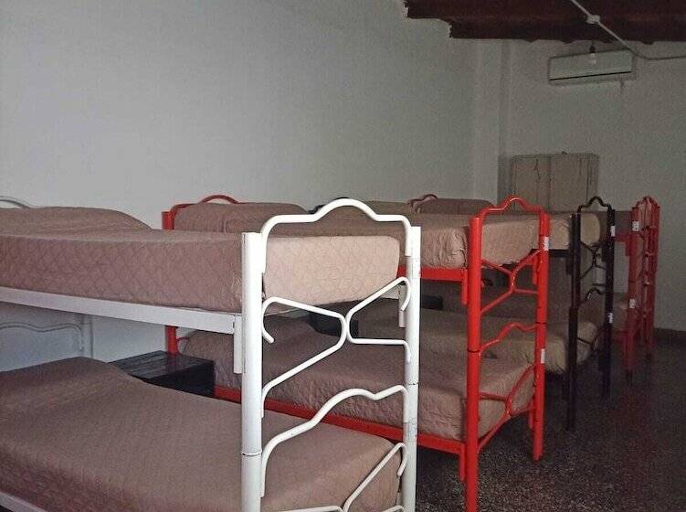 تختخواب و صبحانه Hostal La Pachamama