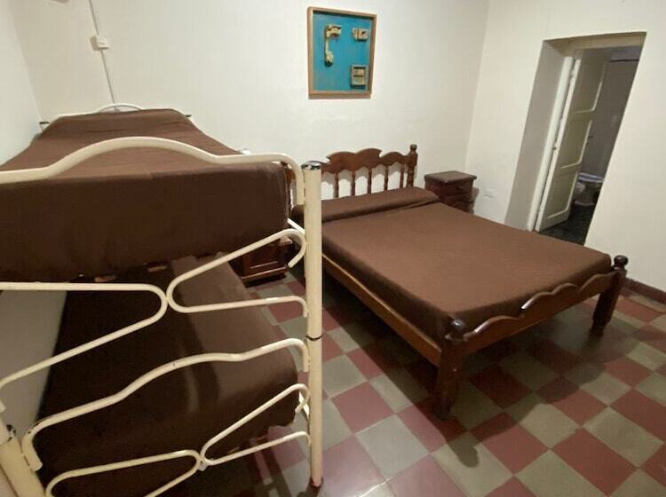 تختخواب و صبحانه Hostal La Pachamama