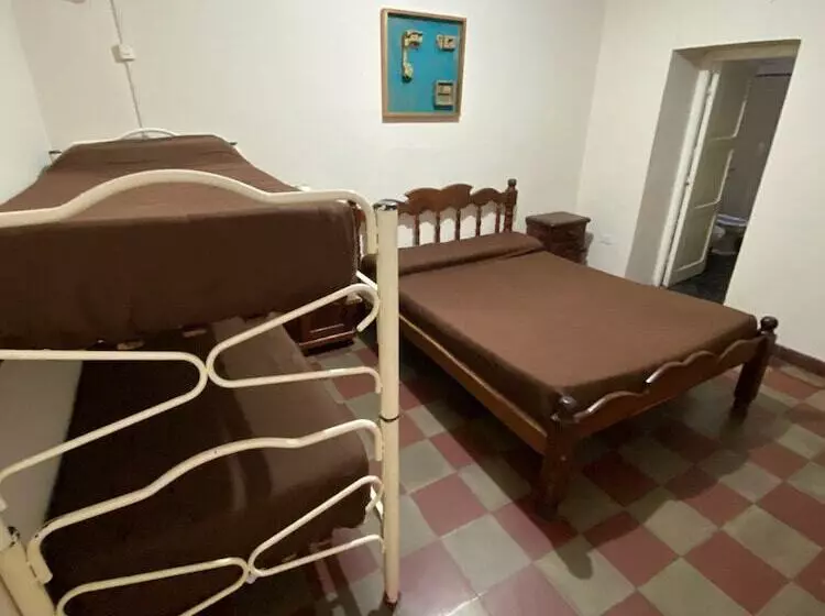 تختخواب و صبحانه Hostal La Pachamama