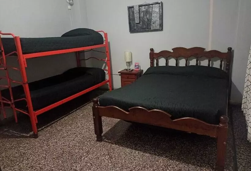 تختخواب و صبحانه Hostal La Pachamama