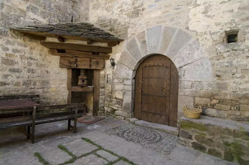 Casa Mur De Alujan