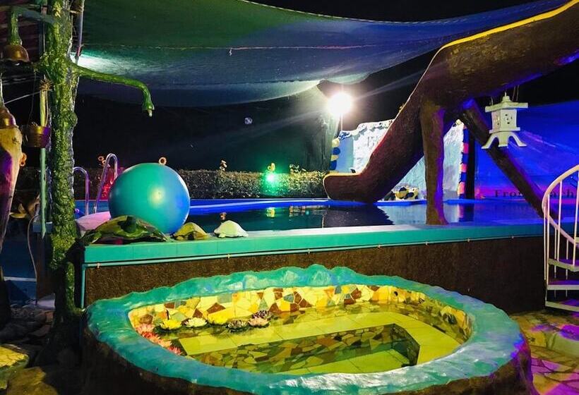 Front Beach Hotel & Resort