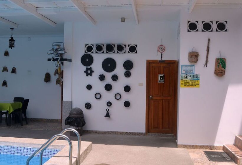 هتل La Casona Inn