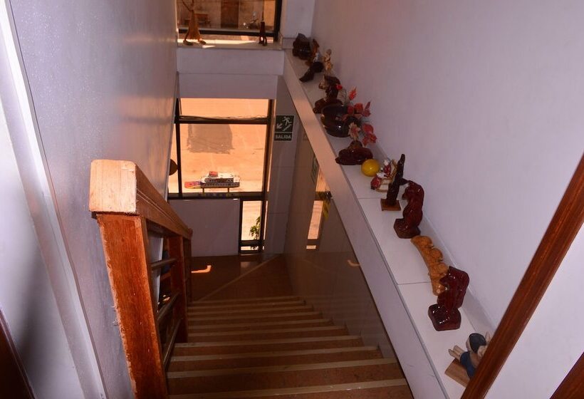 هتل La Casona Inn