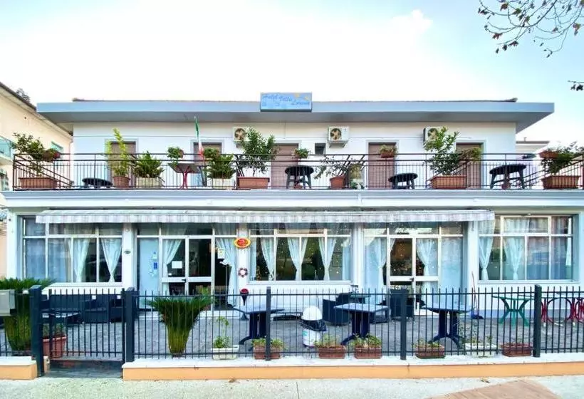 پانسیون Villa Lorena